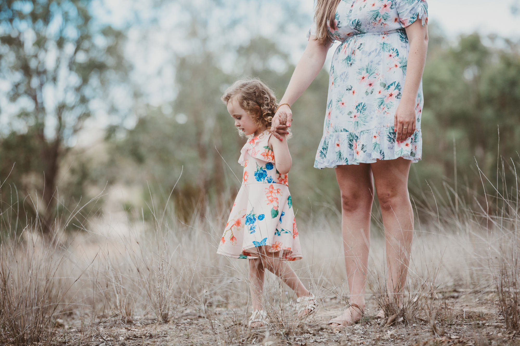 quirindi family photographer, old house quirindi, family farm photography, Tamworth family portrait,