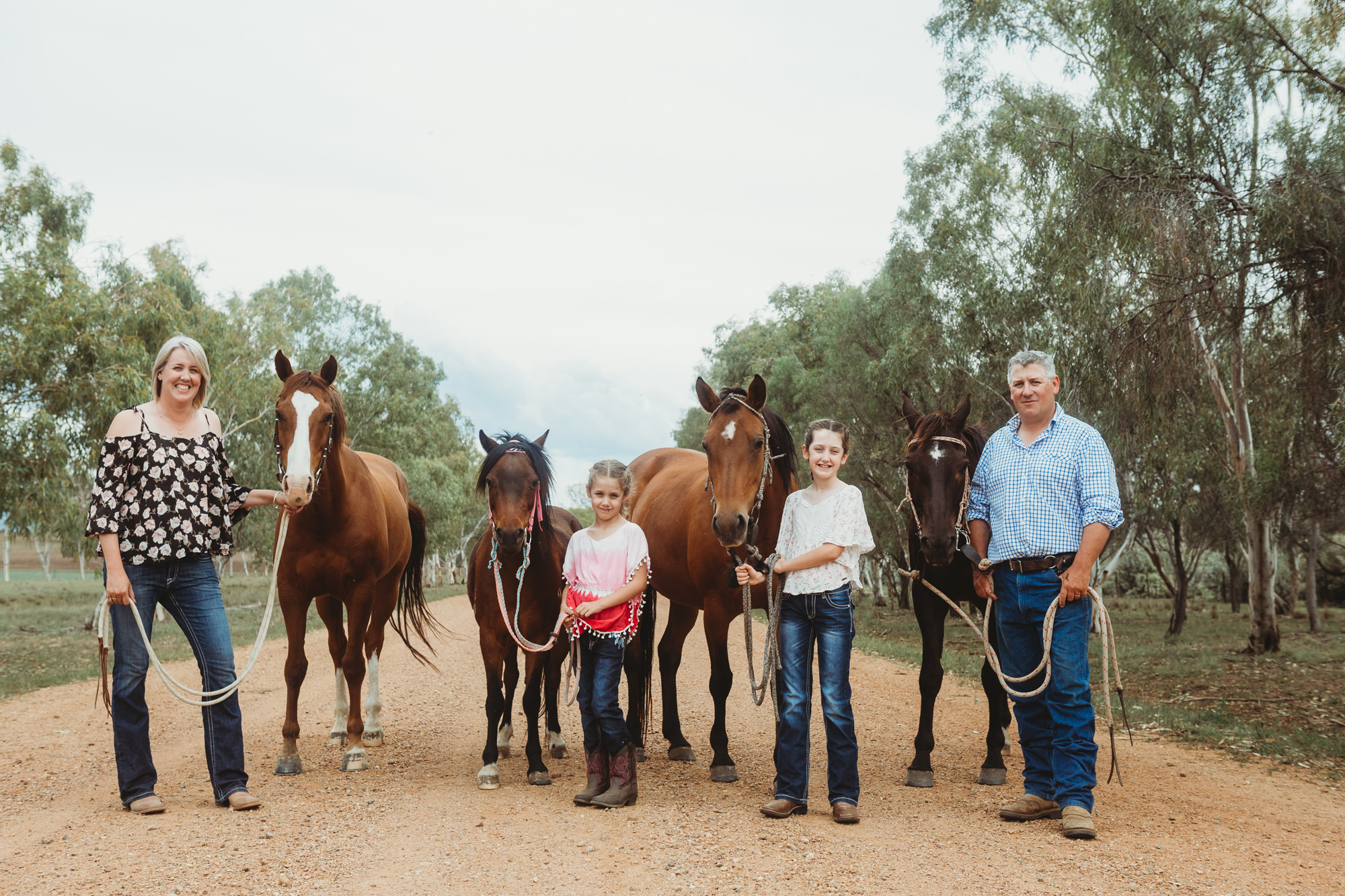 family +horses family portrait